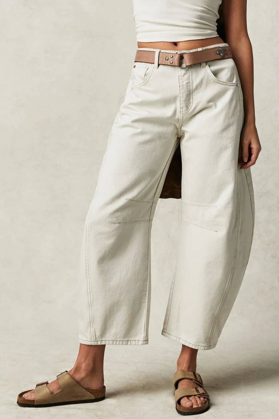 Slouchy Curved leg shape Barrel Jeans