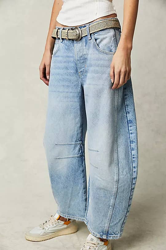 Slouchy Curved leg shape Barrel Jeans